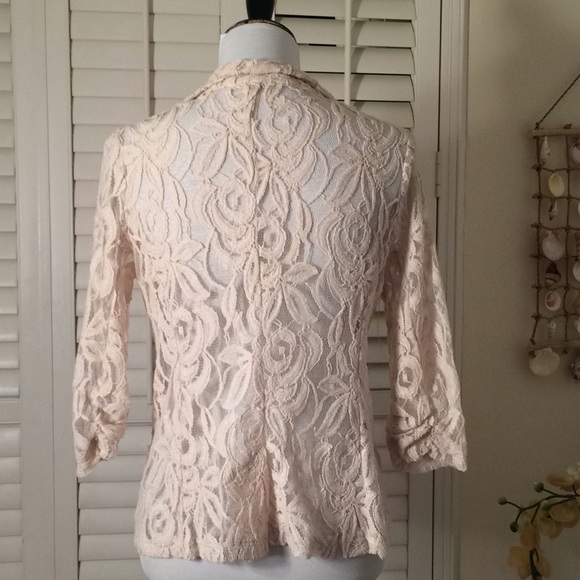 Trending Now Chennault Lace Jacket PM - Picture 4 of 6
